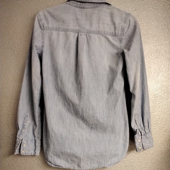 WOMEN'S LIGHT BLUE DENIM SHIRT SIZE S - Picture 2 of 4